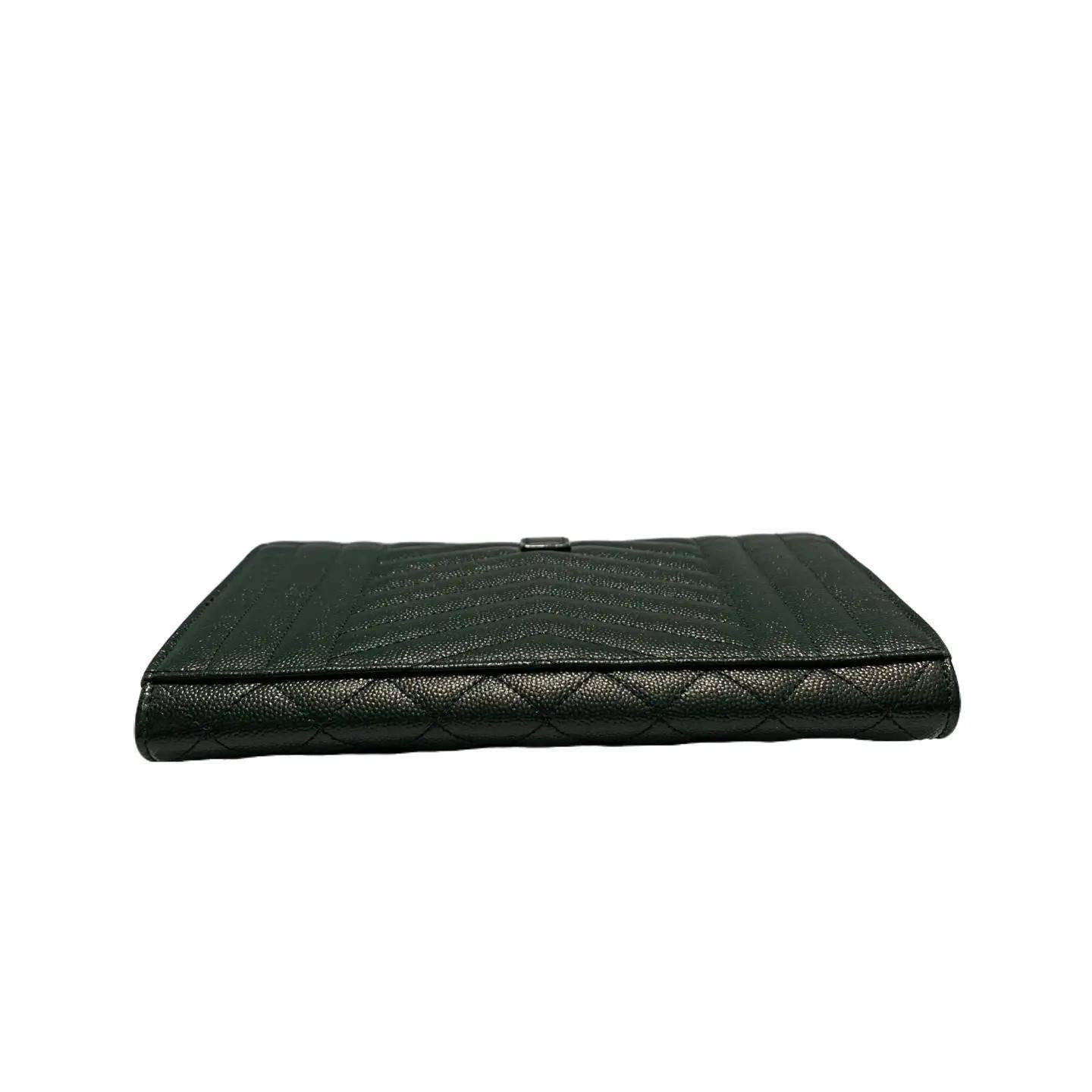 Saint Laurent Green Mixed Quilted Envelope Flap Wristlet Clutch