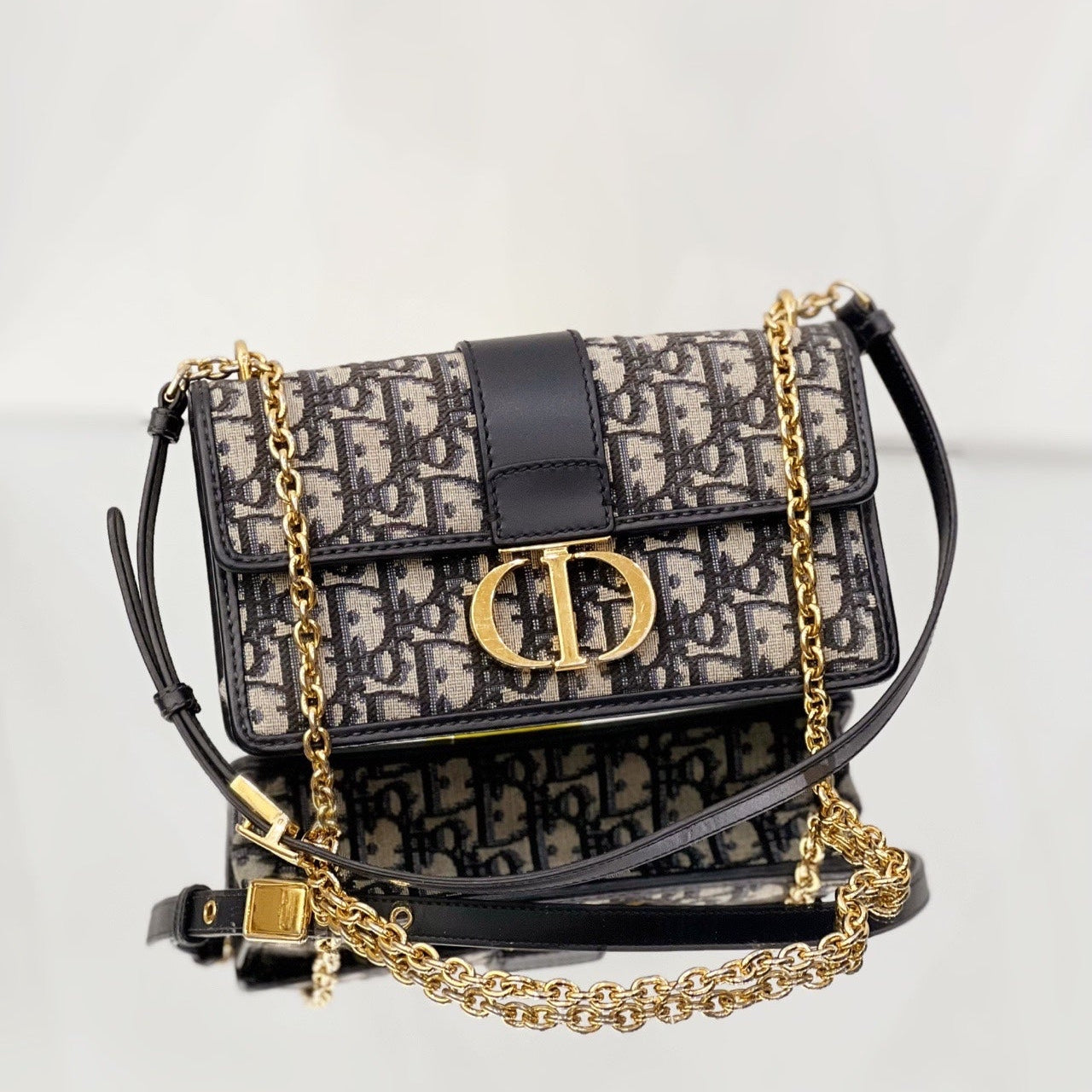 Dior 30 Montaigne Avenue Bag in Blue Dior Oblique Jacquard with Gold-Tone Hardware