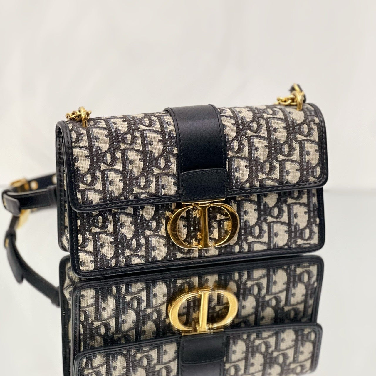 Dior 30 Montaigne Avenue Bag in Blue Dior Oblique Jacquard with Gold-Tone Hardware