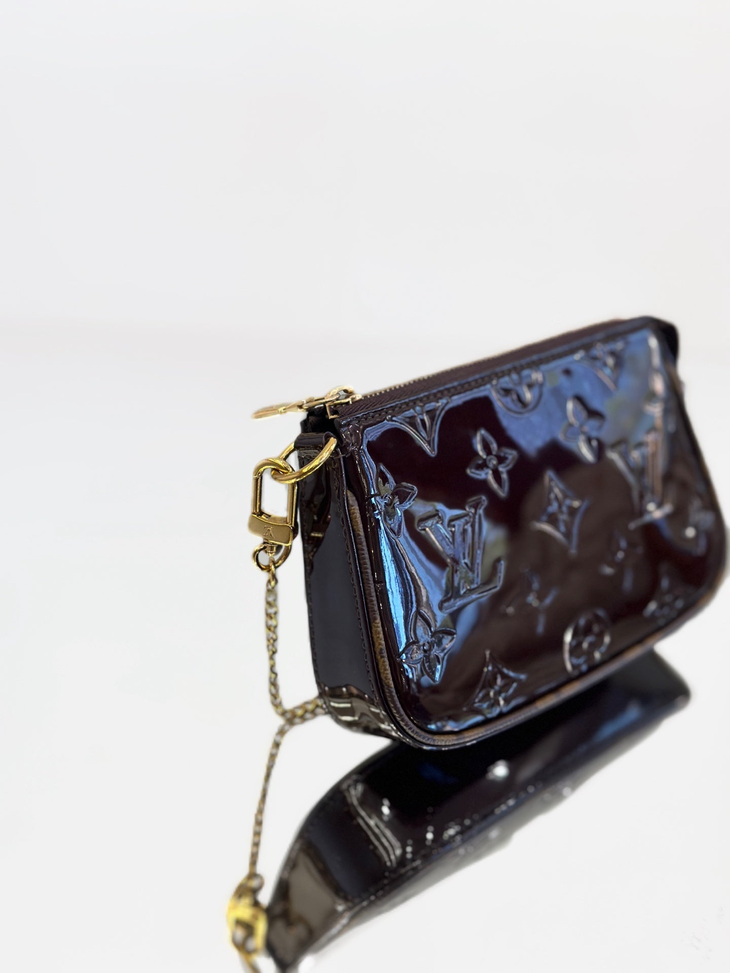 Louis Vuitton Monogram Vernis Mini Accessories Pochette