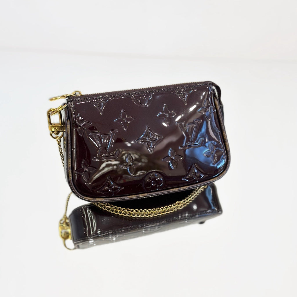 Louis Vuitton Monogram Vernis Mini Accessories Pochette