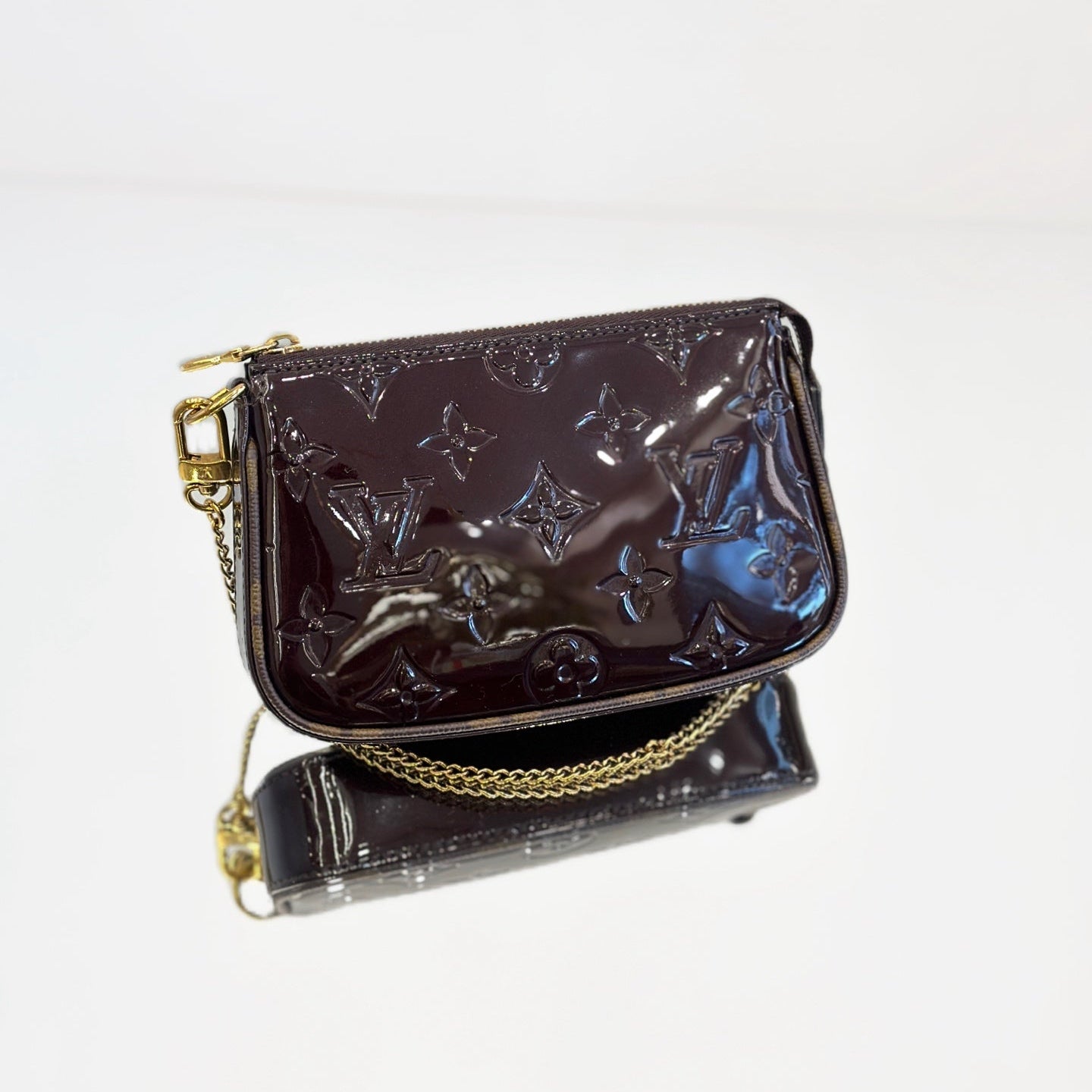 Louis Vuitton Monogram Vernis Mini Accessories Pochette
