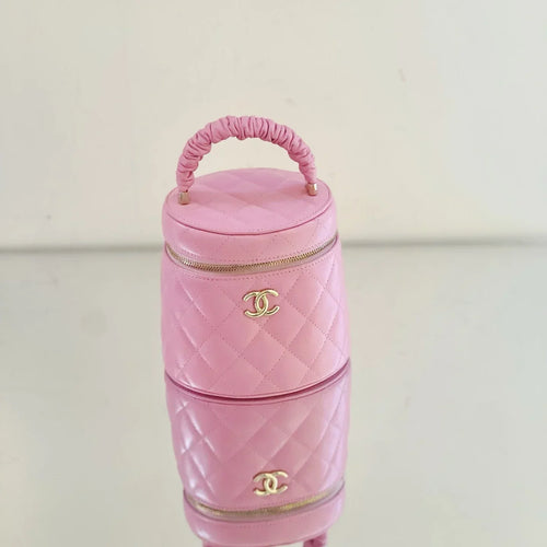 Pre-Owned - Chanel Quilted Caviar Small Vanity Case with Scrunchie Top Handle - Pink Authentic Luxury by LUXE LINK