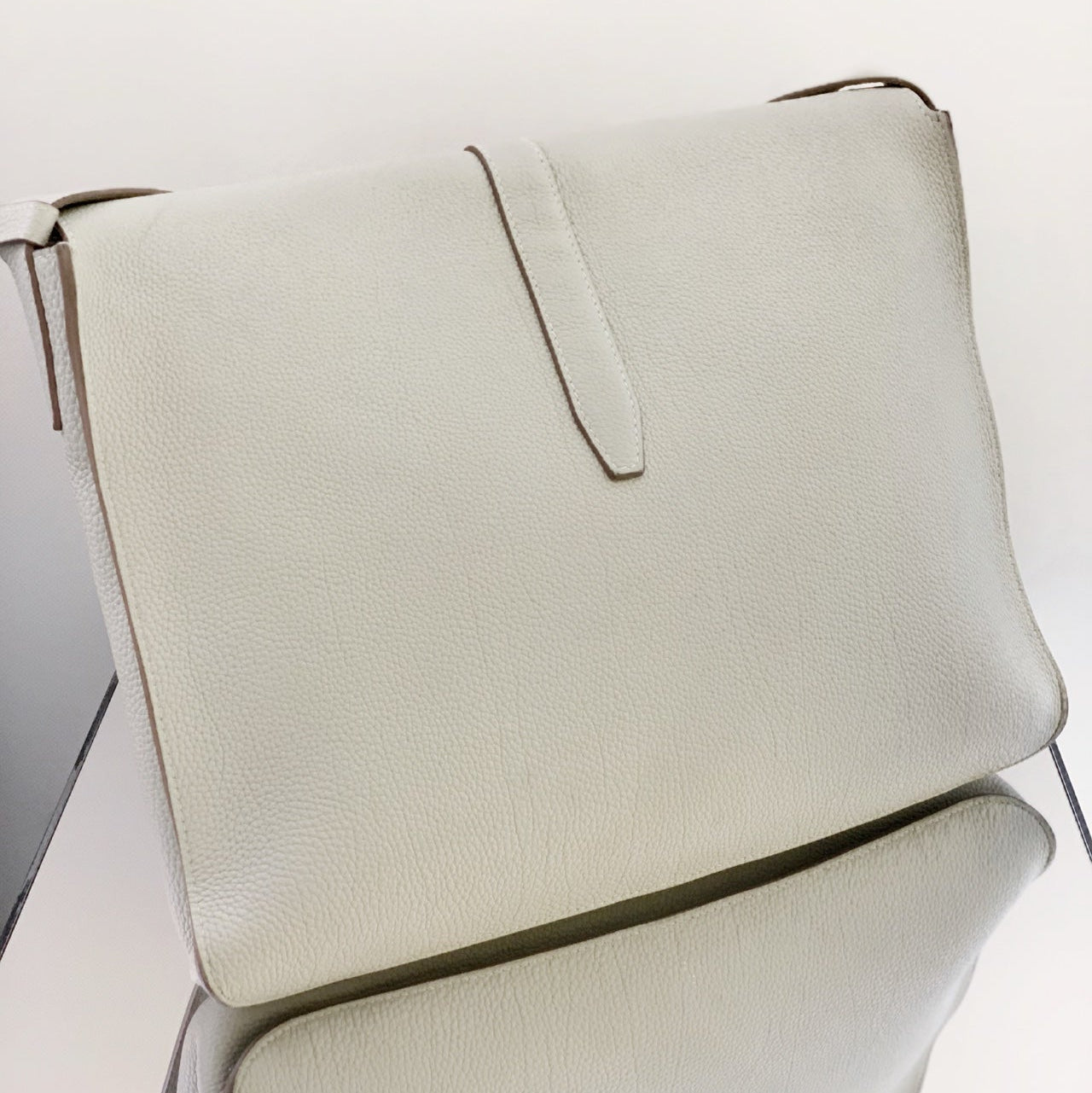 Hermès Steve Light Messenger Bag - Togo/Clemence Leather - Off-White