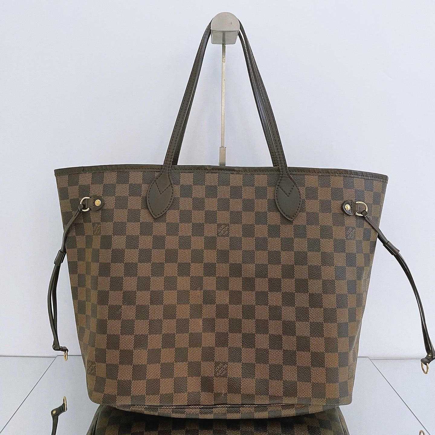 Louis Vuitton Neverfull MM in Damier Ebene Canvas