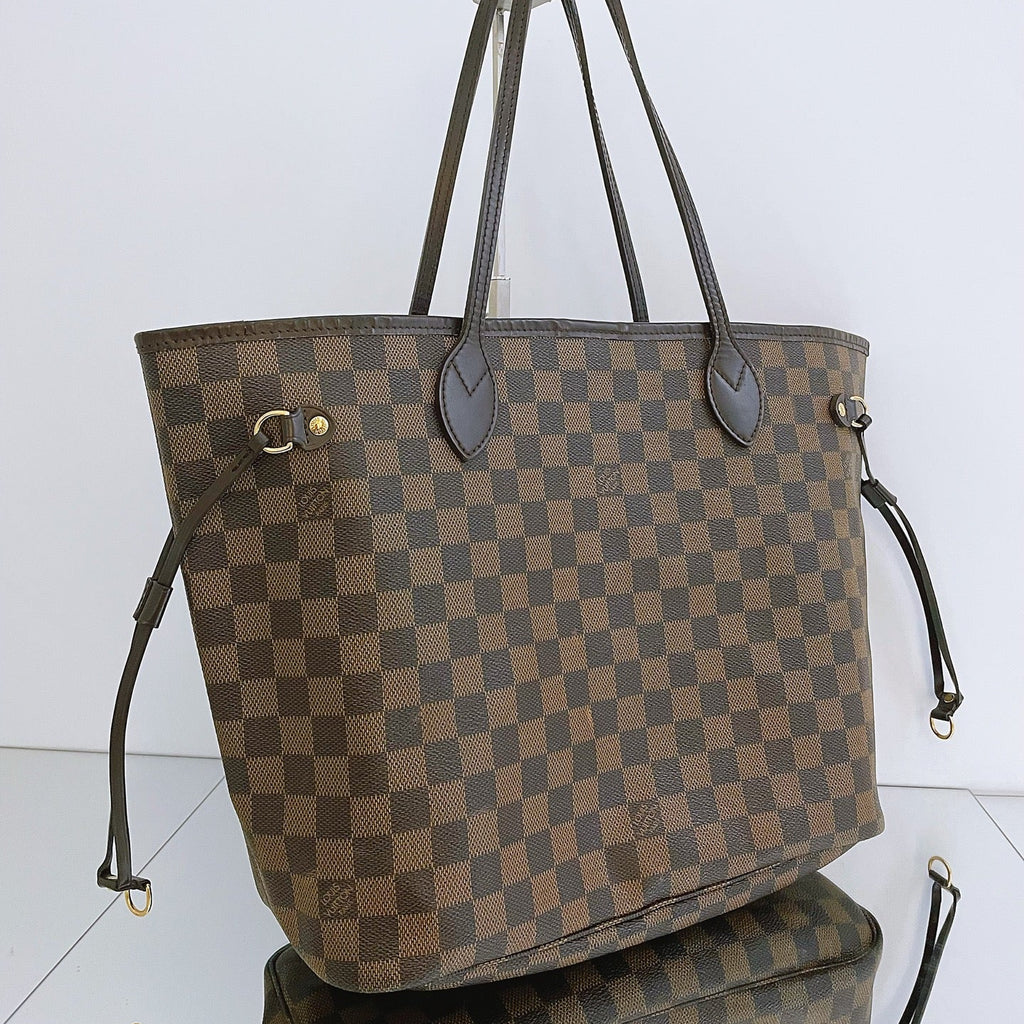 Louis Vuitton Neverfull MM in Damier Ebene Canvas