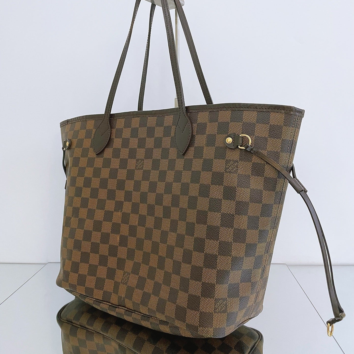 Louis Vuitton Neverfull MM in Damier Ebene Canvas