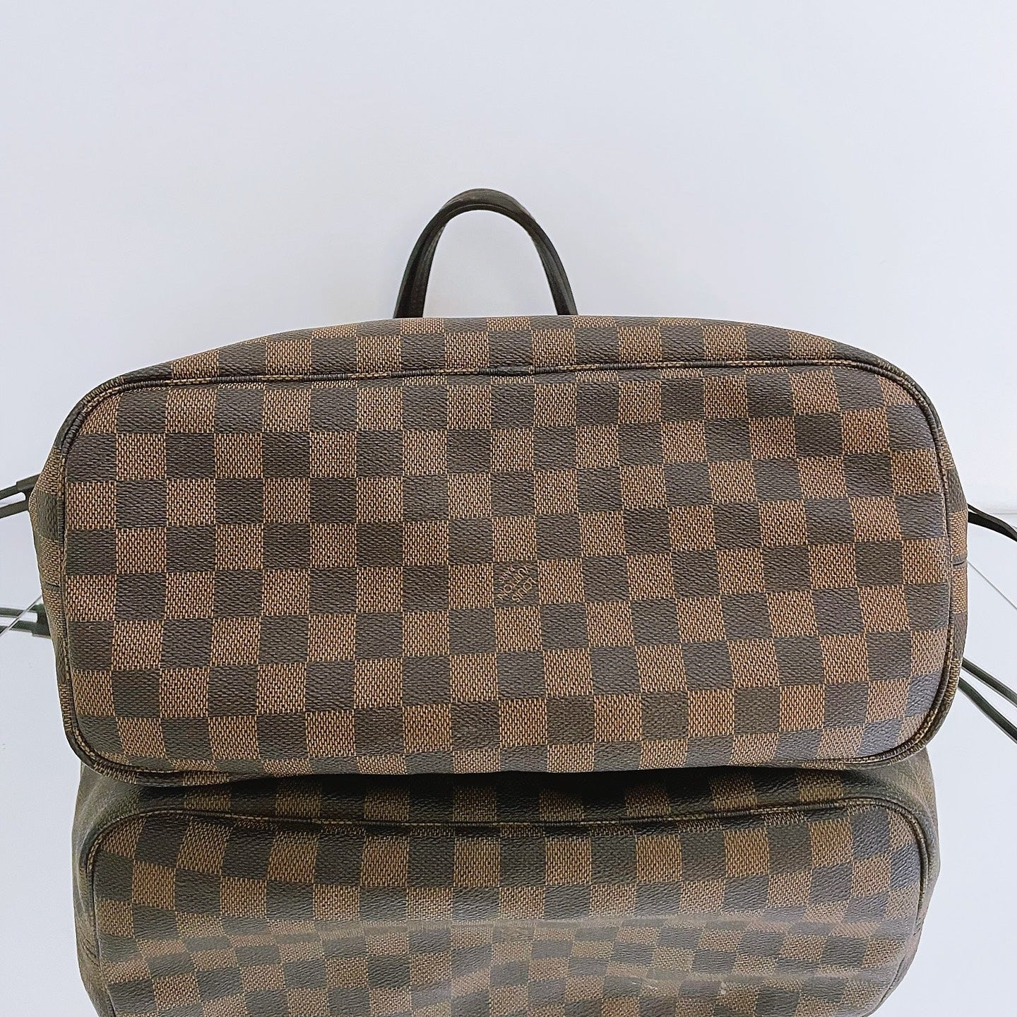 Louis Vuitton Neverfull MM in Damier Ebene Canvas