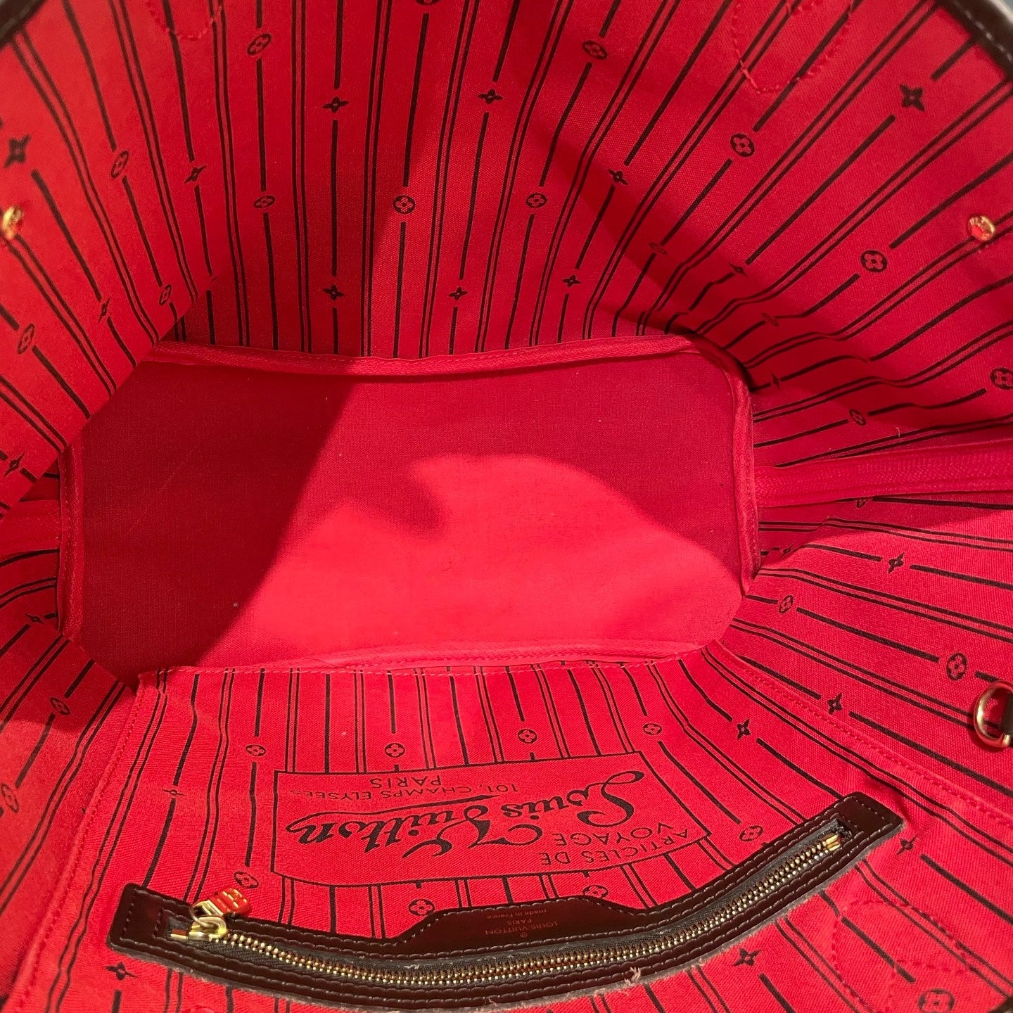 Louis Vuitton Neverfull MM in Damier Ebene Canvas