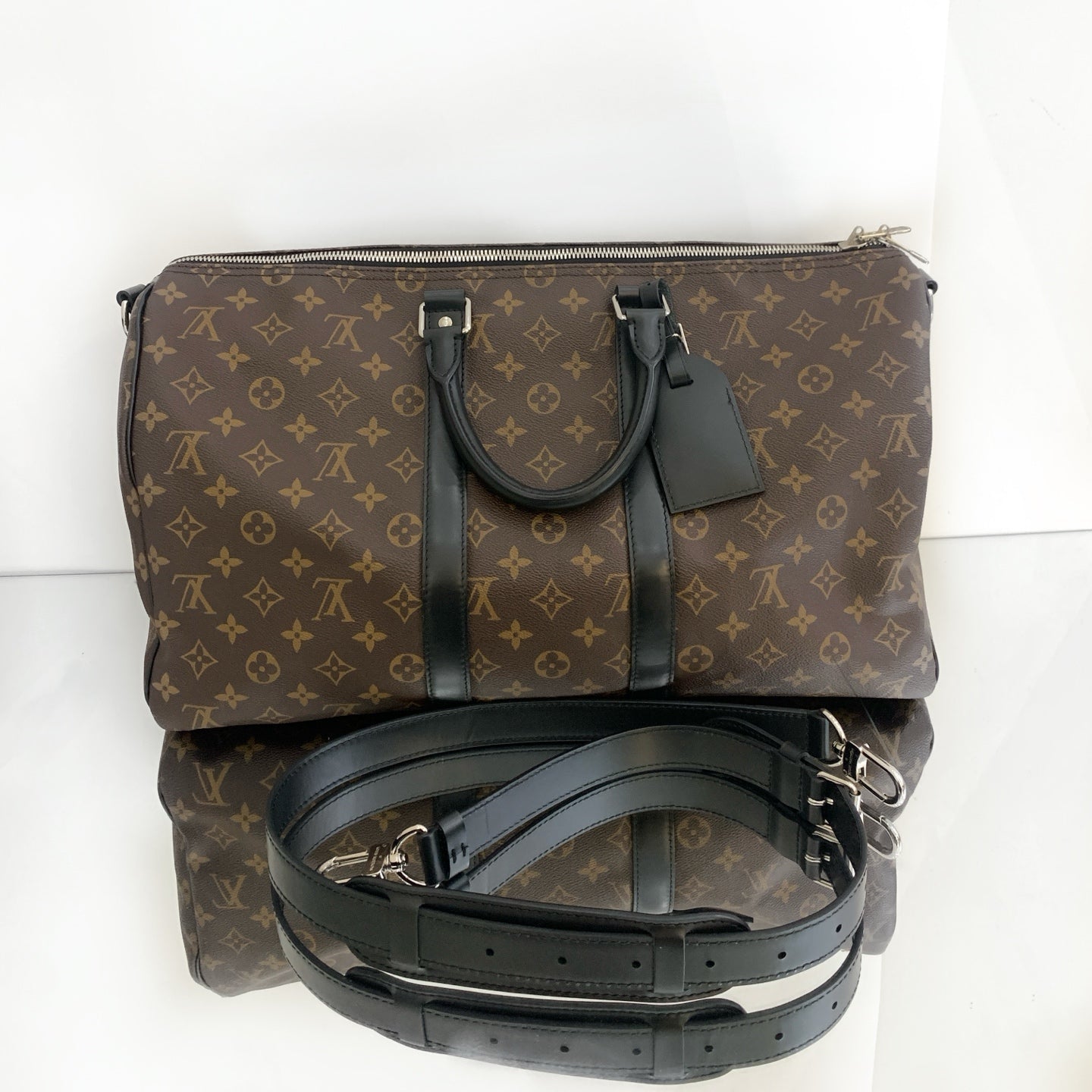 Louis Vuitton Keepall Bandoulière 45 – Monogram Canvas with Black Leather Trim