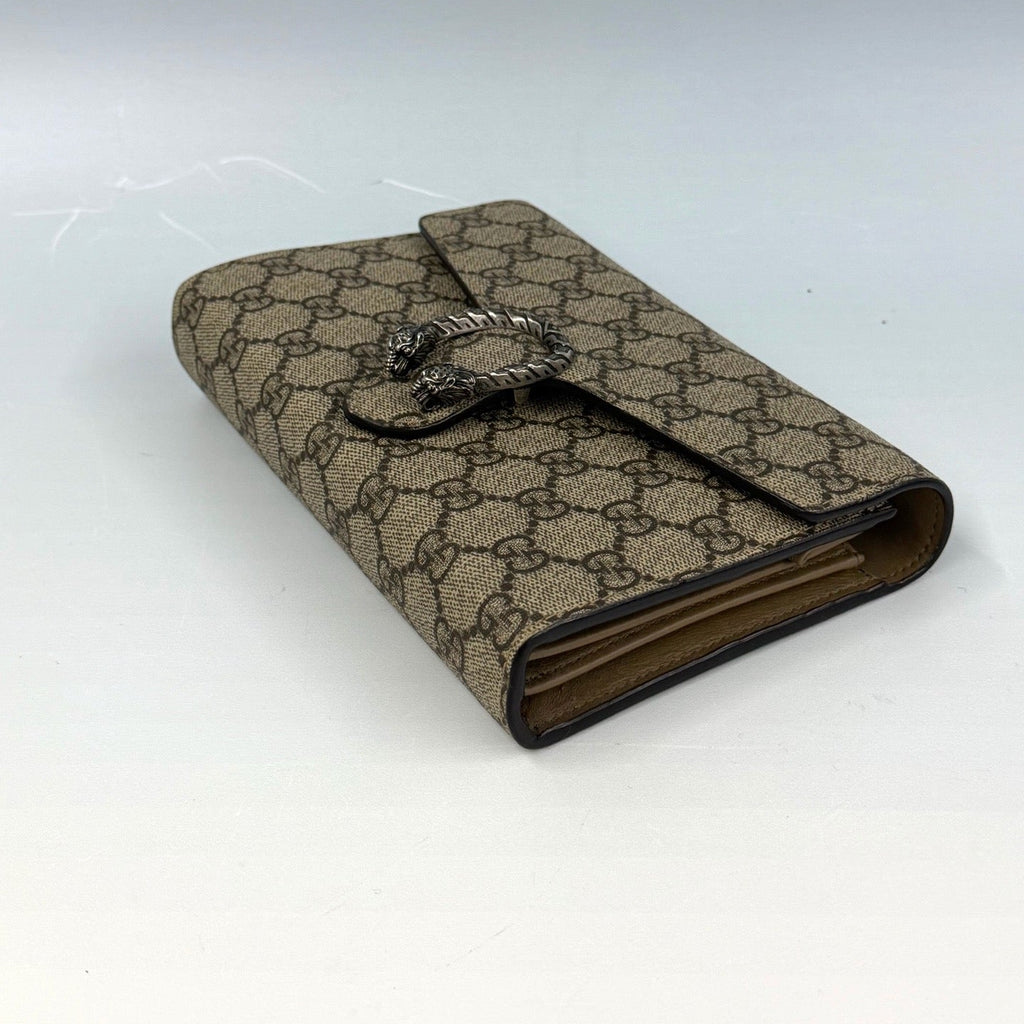 Gucci Dionysus GG Supreme Wallet on Chain – Beige Canvas with Antique Silver-Tone Tiger Head Closure