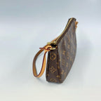 Louis Vuitton Pochette Accessoires – Iconic Monogram Canvas with Natural Vachetta Leather Strap