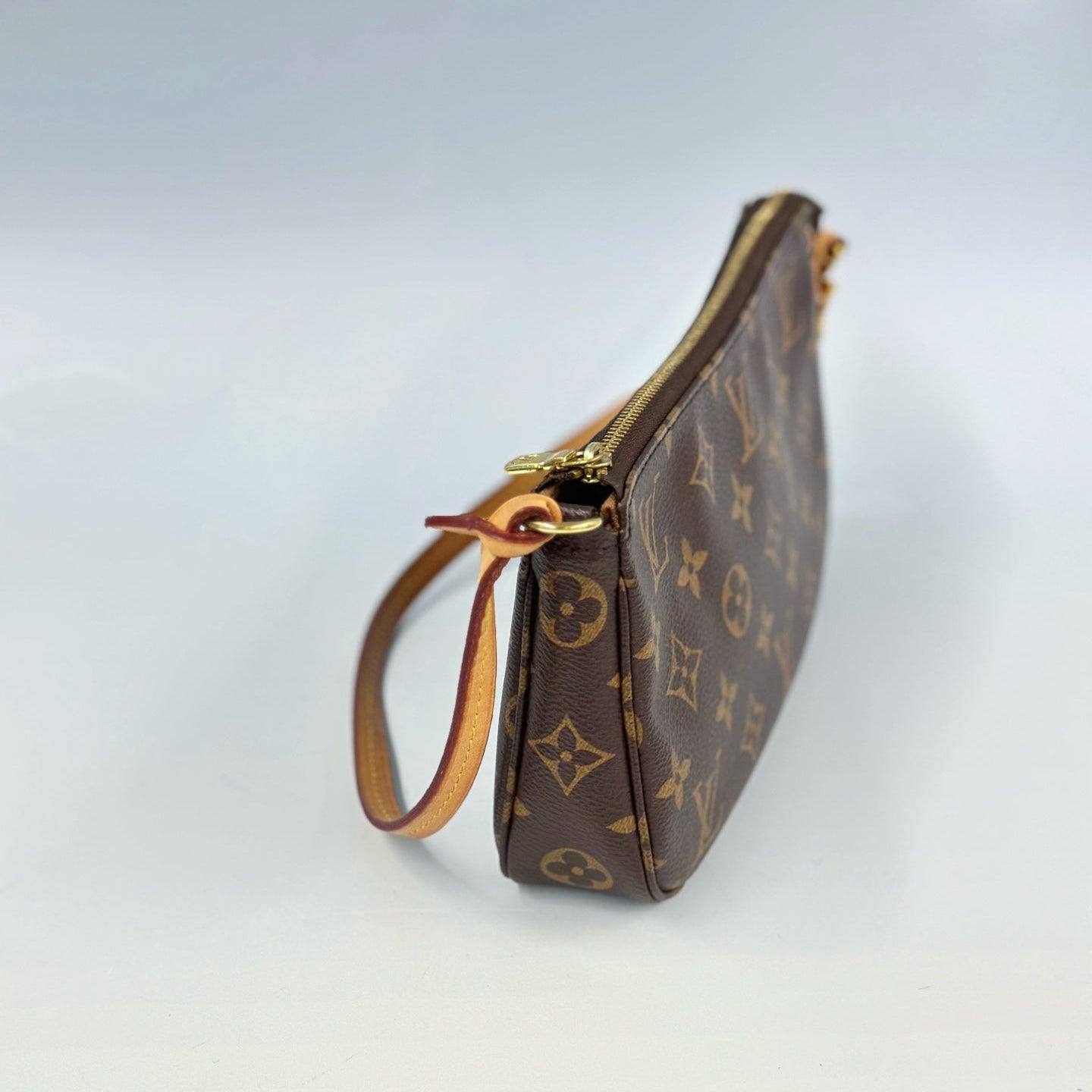 Louis Vuitton Pochette Accessoires – Iconic Monogram Canvas with Natural Vachetta Leather Strap