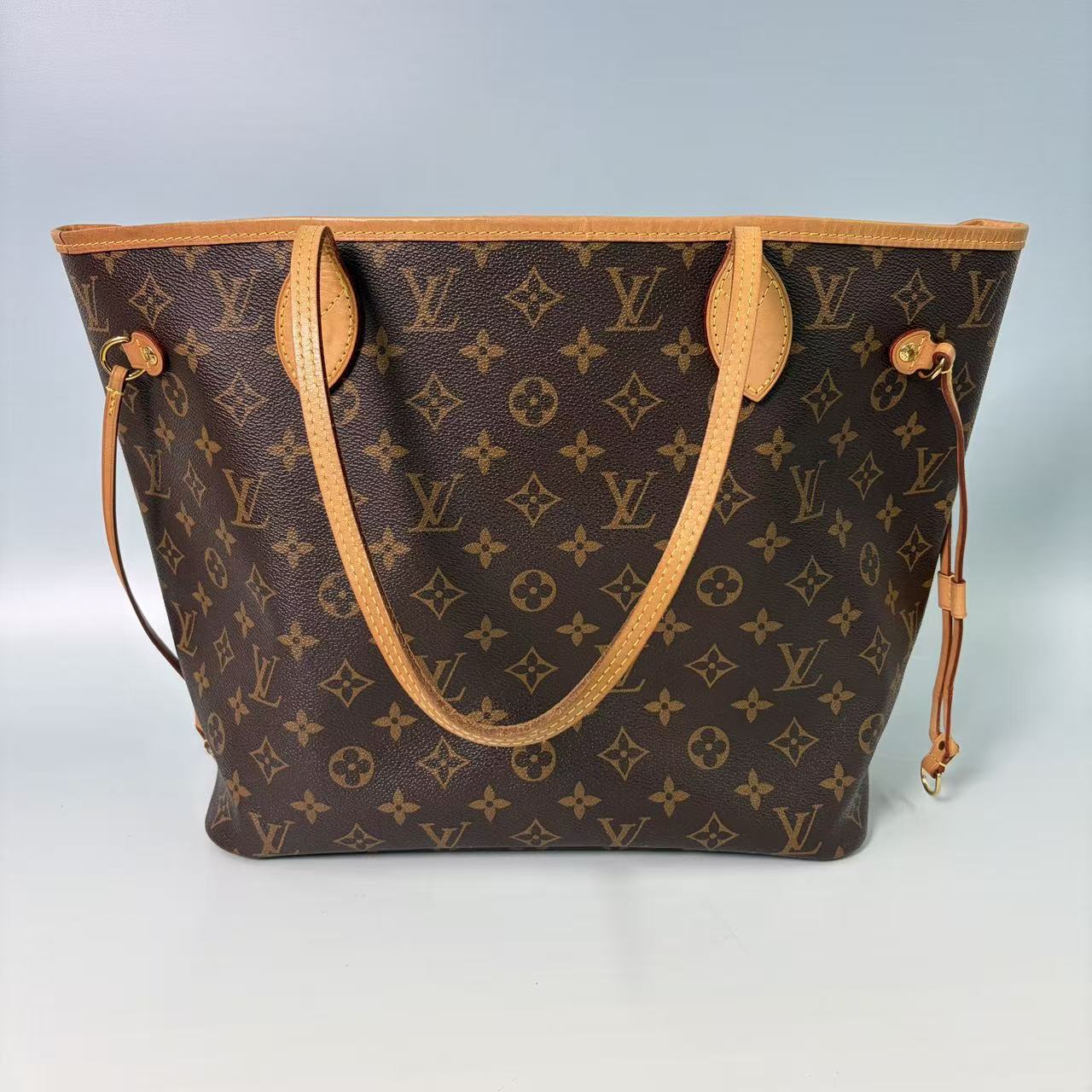 Louis Vuitton Neverfull MM – Iconic Monogram Canvas with Cerise Red Interior and Removable Pouch