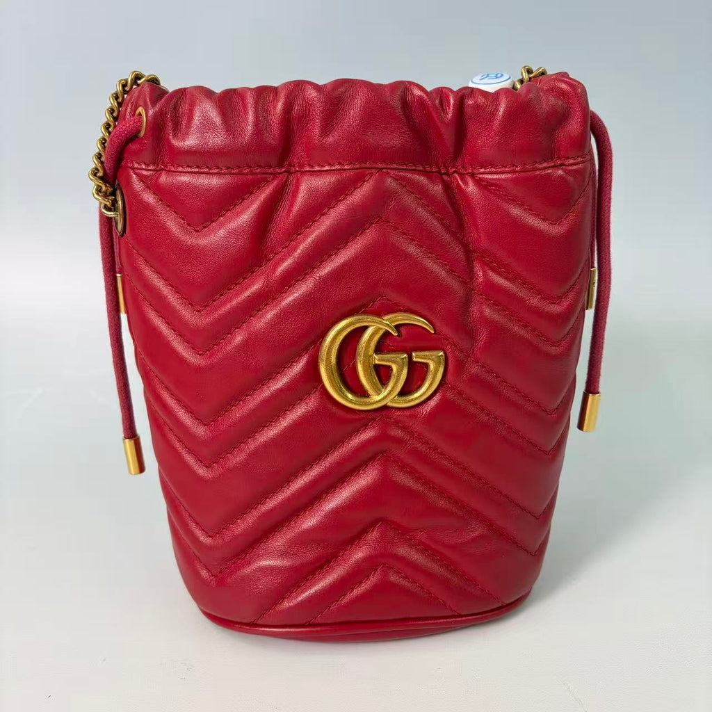 Gucci GG Marmont Mini Matelassé Bucket Bag in Red Leather