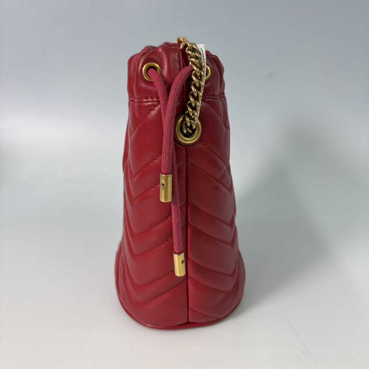 Gucci GG Marmont Mini Matelassé Bucket Bag in Red Leather