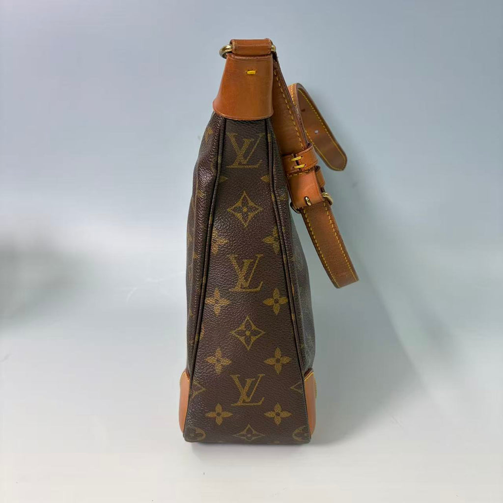 Louis Vuitton Boulogne 30 in Monogram Canvas