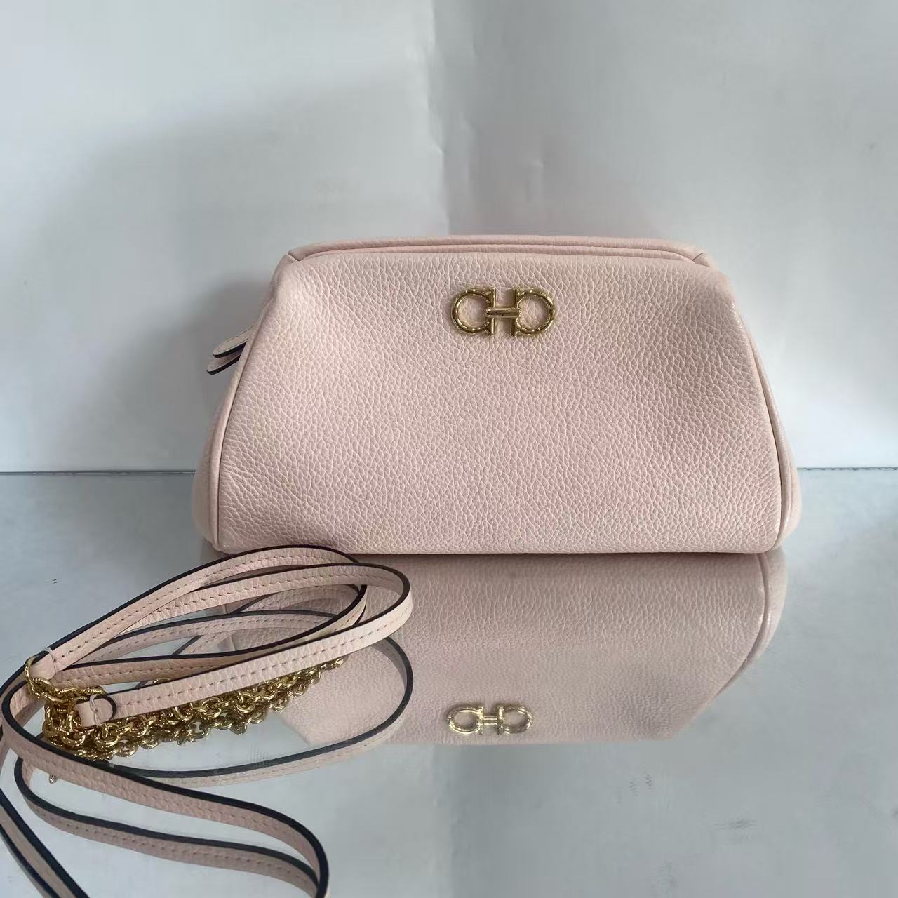 Ferragamo Gancini Textured Leather Shoulder Clutch Bag in Pale Pink