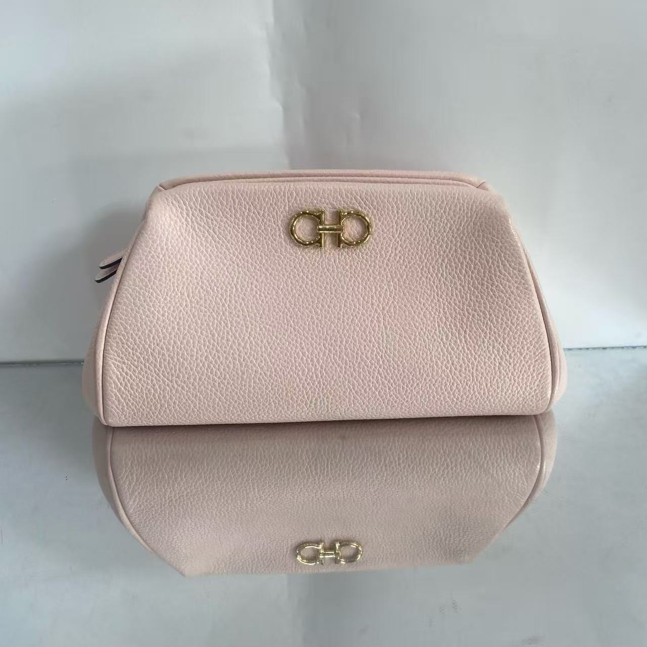 Ferragamo Gancini Textured Leather Shoulder Clutch Bag in Pale Pink