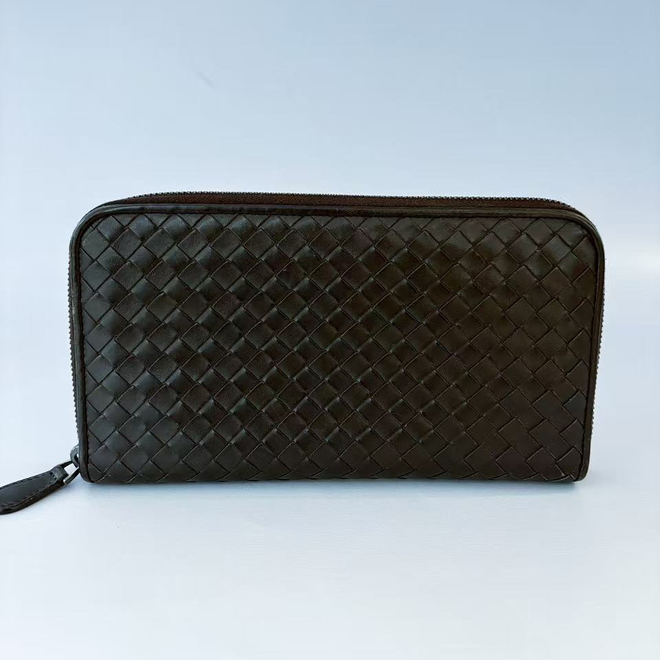 Bottega Veneta Maxi Intrecciato Cassette Zip Around Wallet Black