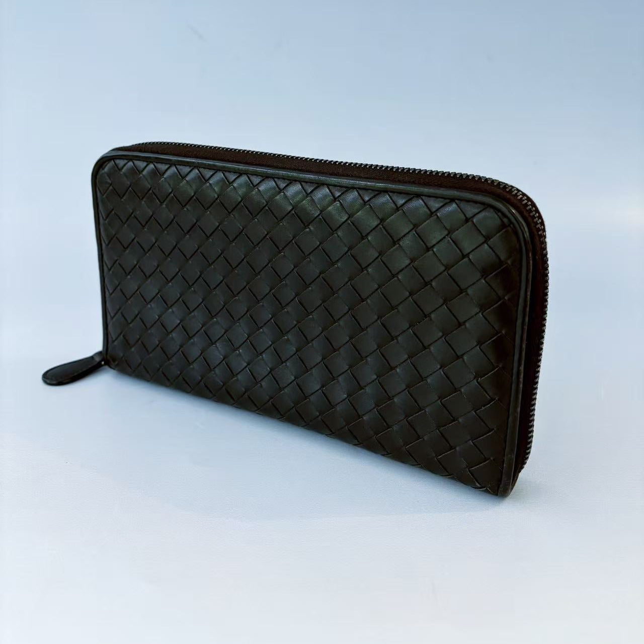 Bottega Veneta Maxi Intrecciato Cassette Zip Around Wallet Black