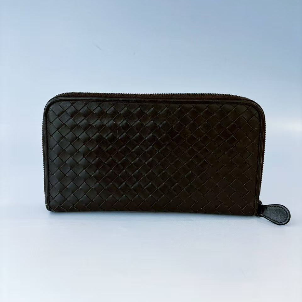Bottega Veneta Maxi Intrecciato Cassette Zip Around Wallet Black