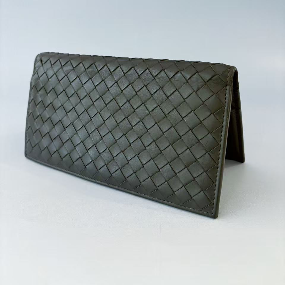 Bottega Veneta Intrecciato Leather Wallet on Chain Grays