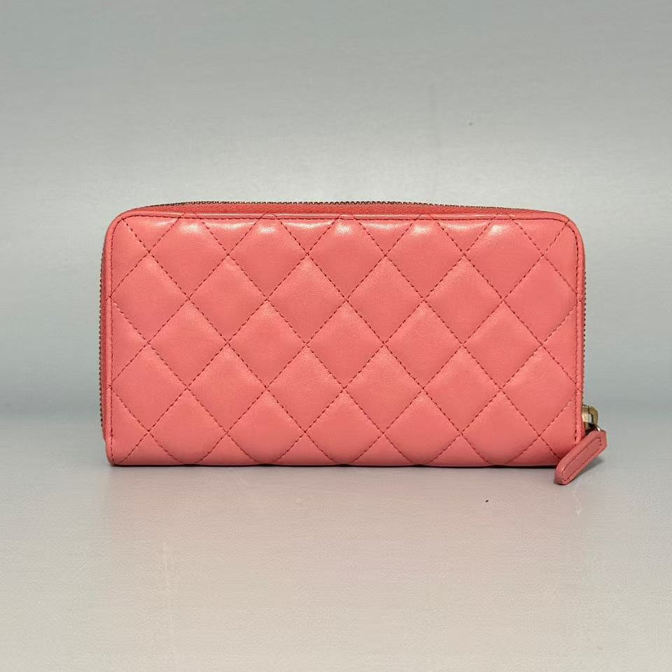 Chanel Classic Long Zipped Wallet in Pink Quilted Lambskin Leather