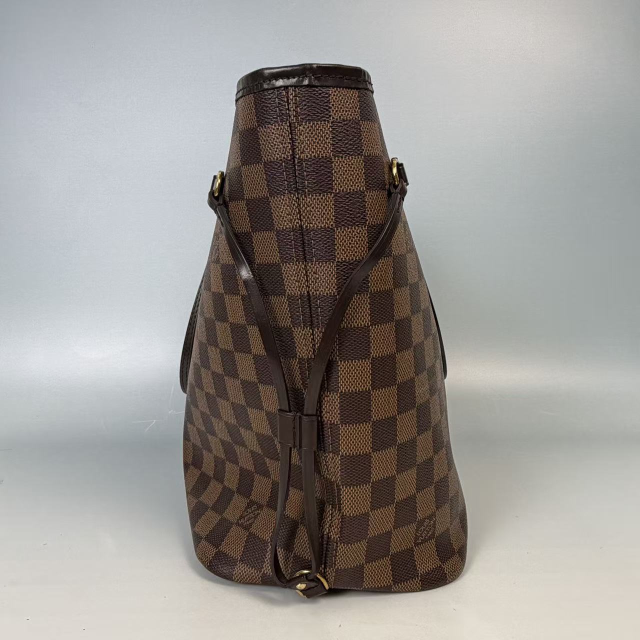 Louis Vuitton Neverfull MM Medium Tote Bag in Damier Ebene Canvas