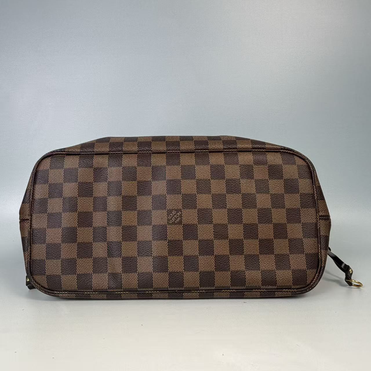 Louis Vuitton Neverfull MM Medium Tote Bag in Damier Ebene Canvas