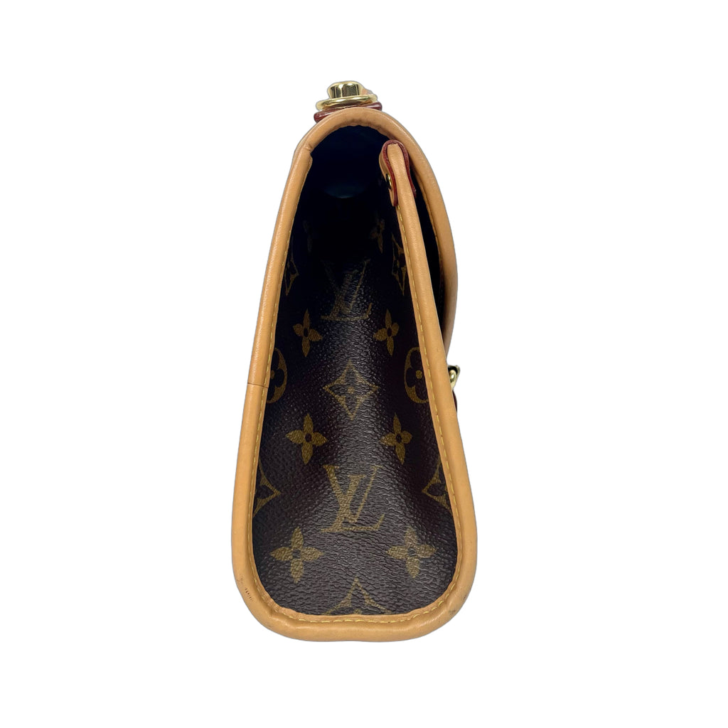 Louis Vuitton Pochette Métis East West in Monogram Canvas（Shoulder Bag）
