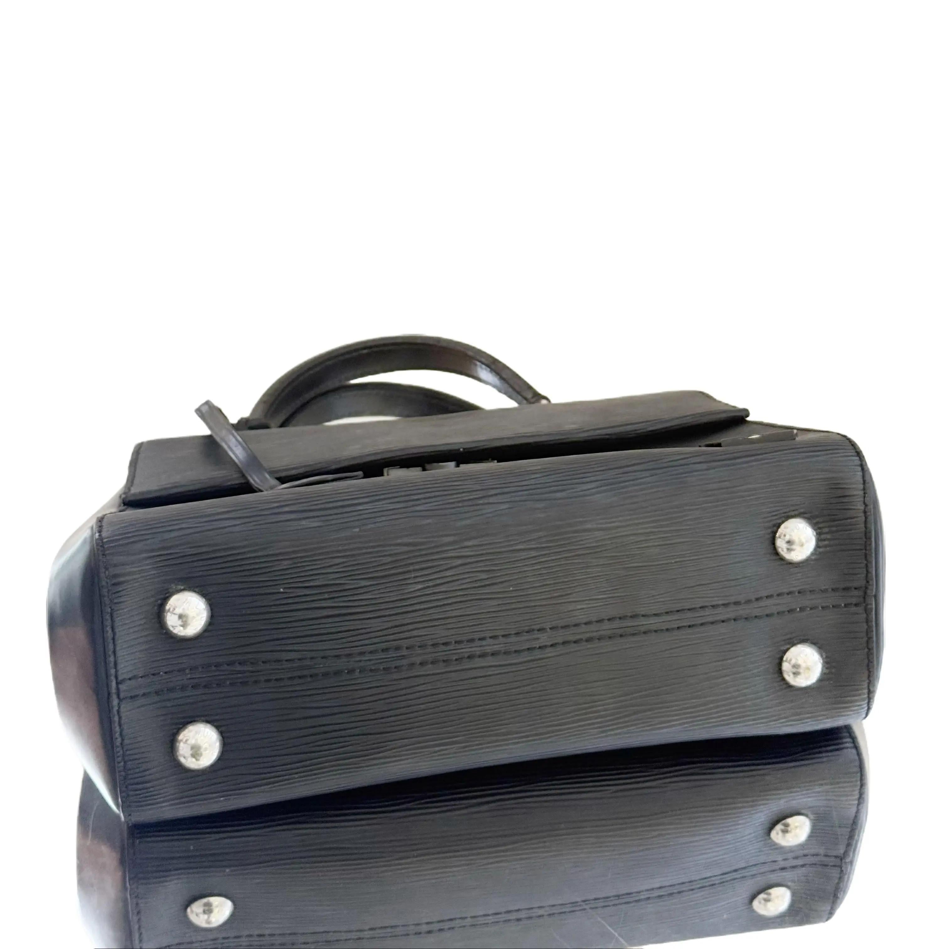 Louis Vuitton Cluny crossbody bag